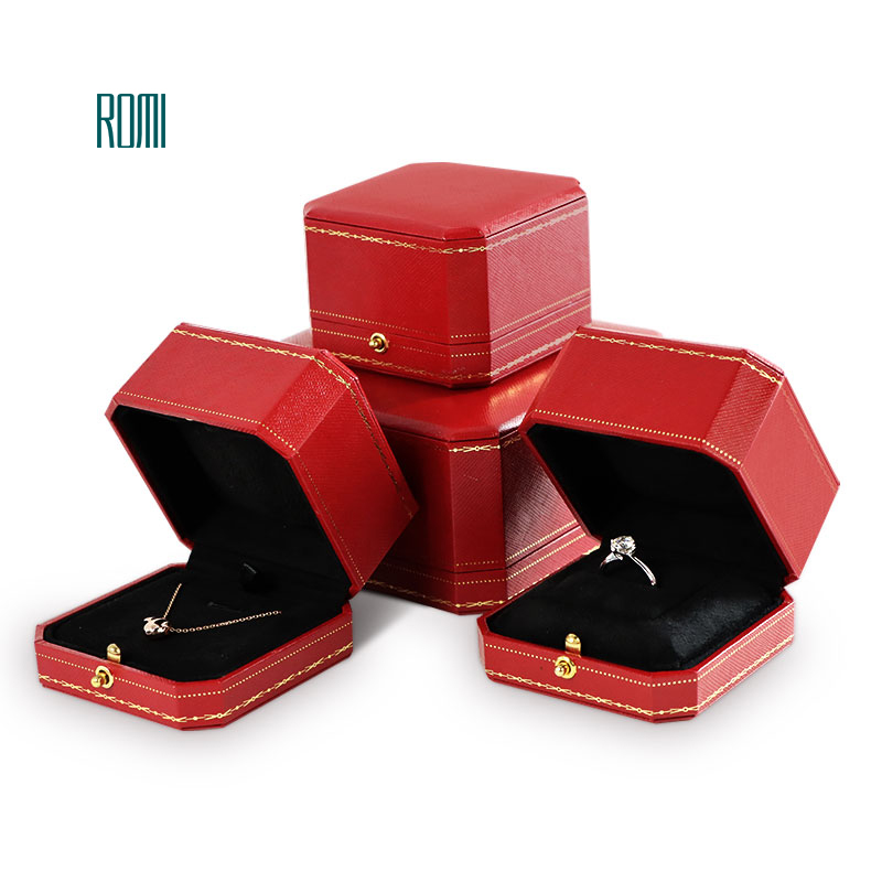 Red Custom Logo Pendant Box Jewelry Packaging Boxes Plastic Box Ring Case Set