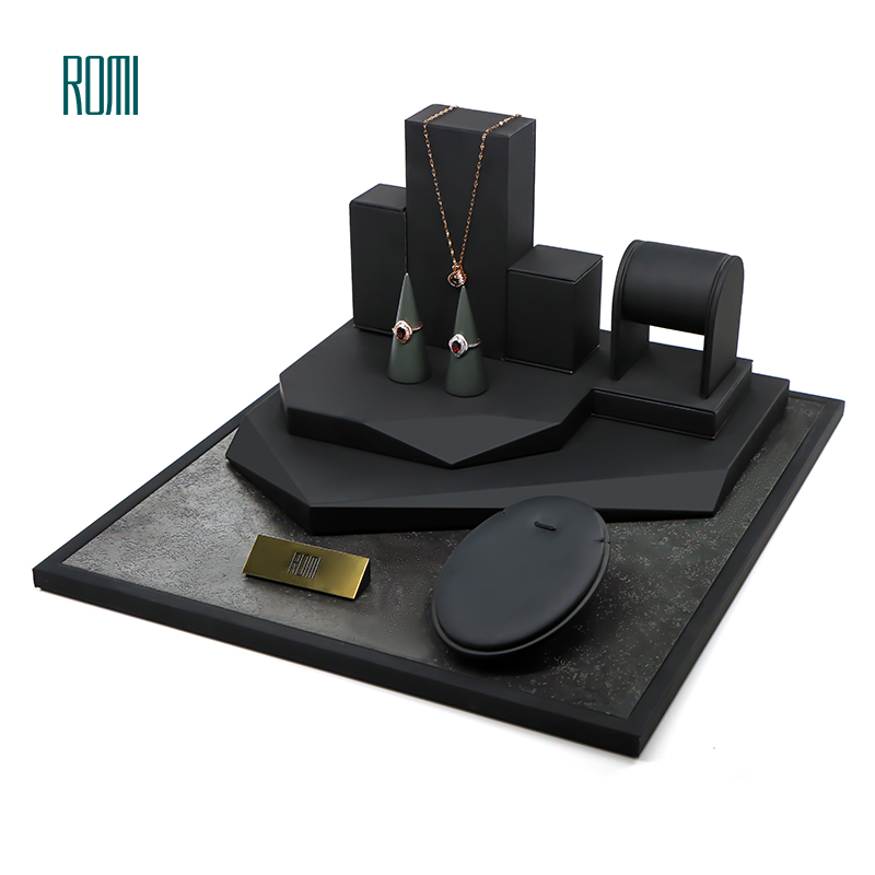 Romi New Design Black Colour PU Leather Jewelry Display Stand